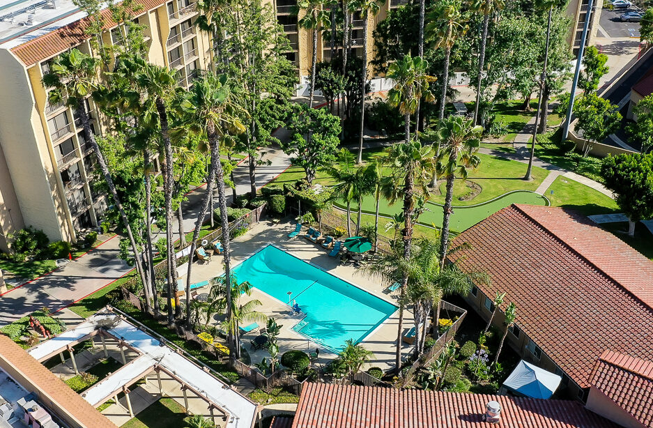 Meridian at Laguna Hills pool